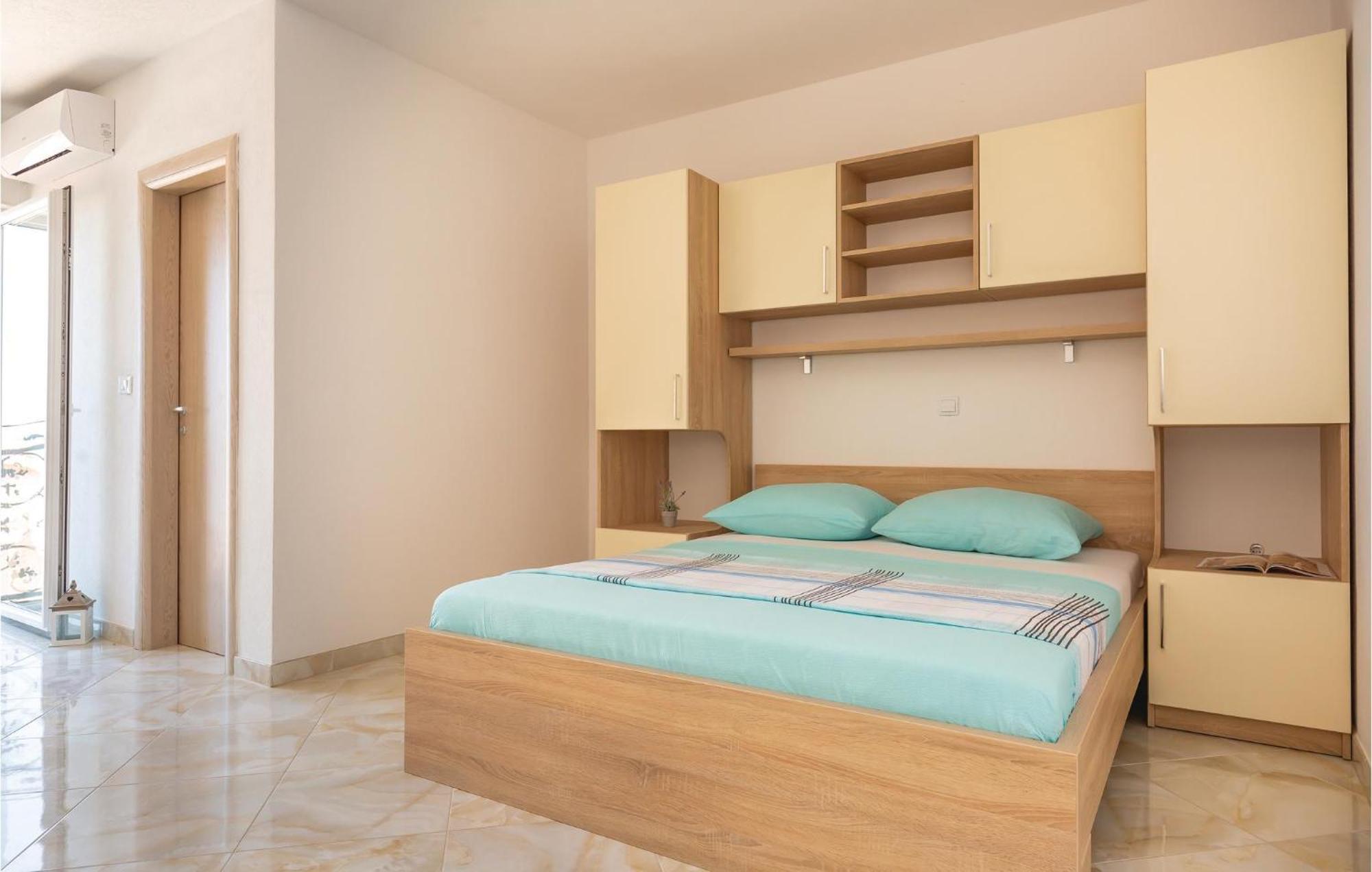 Beautiful Apartment In Krvavica With Kitchen ภายนอก รูปภาพ